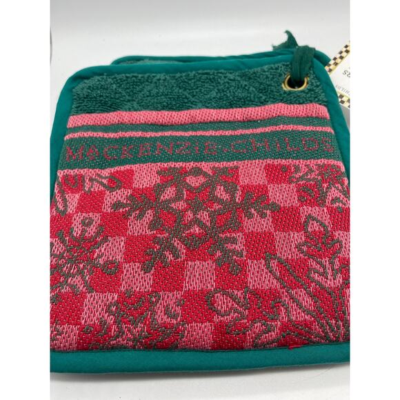 MACKENZIE-CHILDS MERRY CHRISTMAS Red and Green check snowflake Pot Holders. NWT - Picture 2 of 2